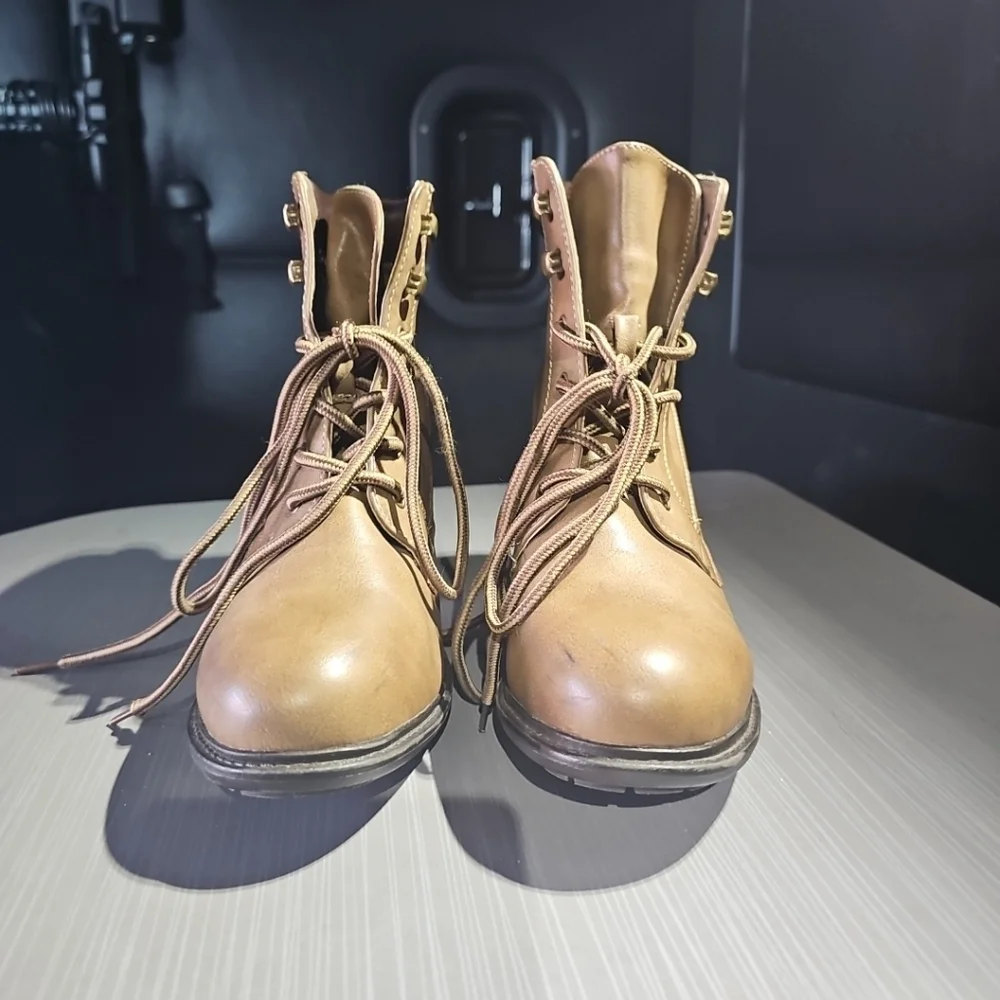 Via Pinky Kayla Khaki‎ Women's Lace-Up Ankle Boots Size 8.5 Excellent Pre-Owned